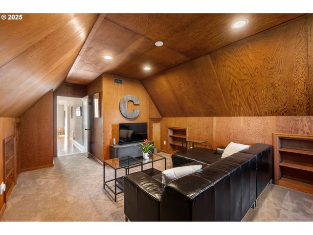 7115 N CHASE Ave, Portland, OR 97217