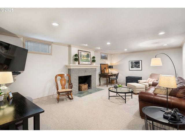 7115 N CHASE Ave, Portland, OR 97217