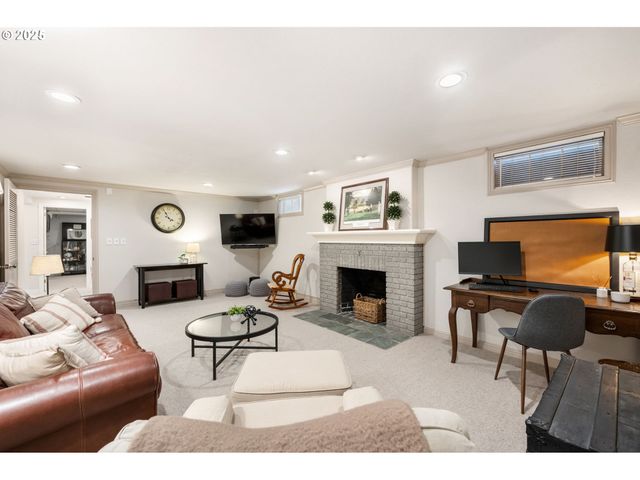 7115 N CHASE Ave, Portland, OR 97217