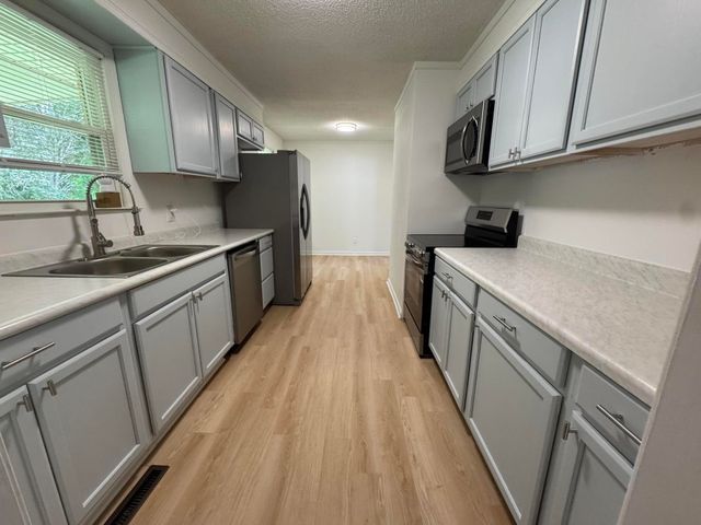 571 Clifton Road, Sumter, SC 29153
