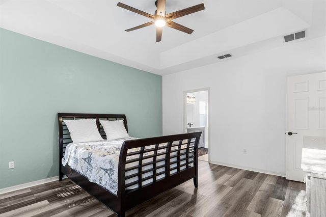 2043 NW 49TH AVENUE, Gainesville, FL 32605