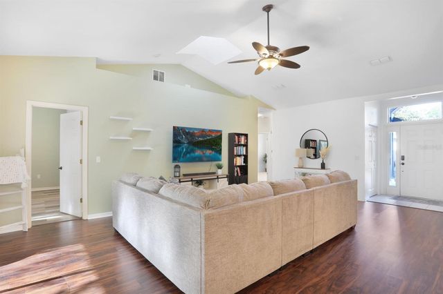 2043 NW 49TH AVENUE, Gainesville, FL 32605