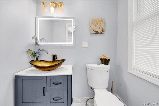 75 W Kingsbridge Road, Mount Vernon, NY 10550