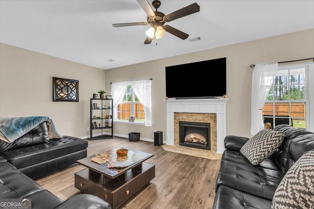 13 Blaze Circle, Hinesville, GA 31313