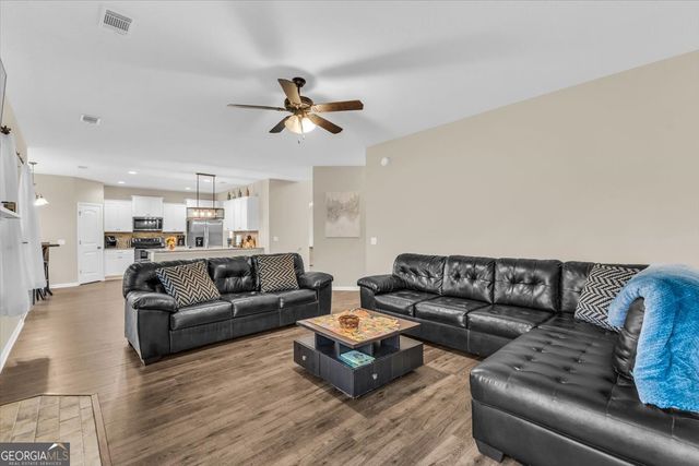 13 Blaze Circle, Hinesville, GA 31313
