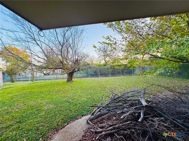 2126 Brookshire, Arlington, TX 76010