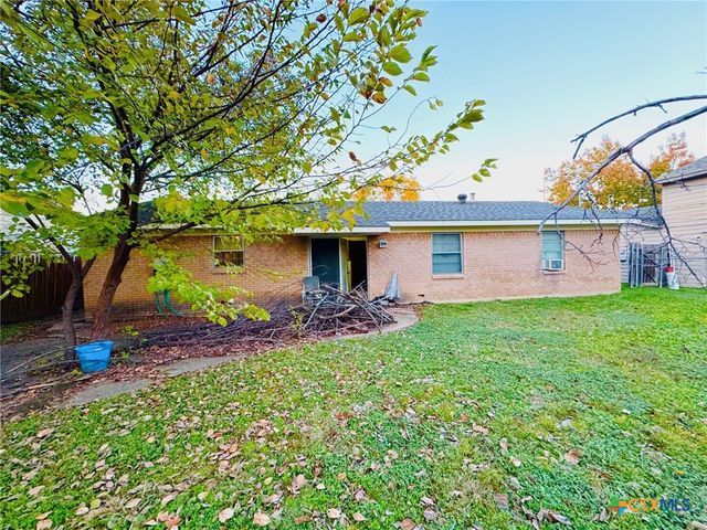 2126 Brookshire, Arlington, TX 76010