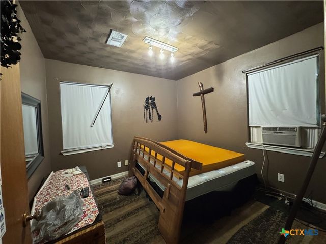 2126 Brookshire, Arlington, TX 76010