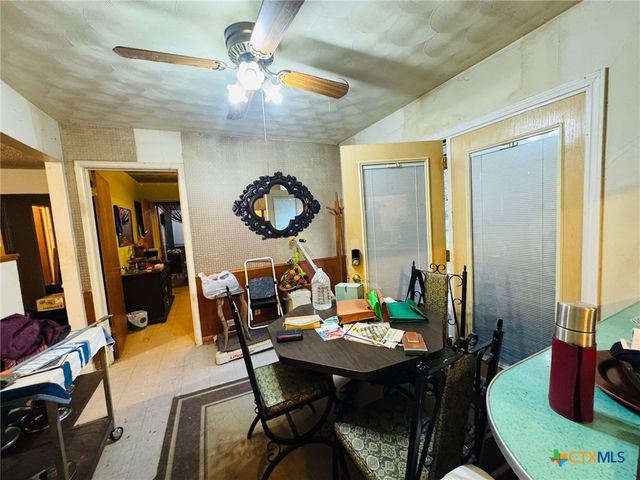 2126 Brookshire, Arlington, TX 76010