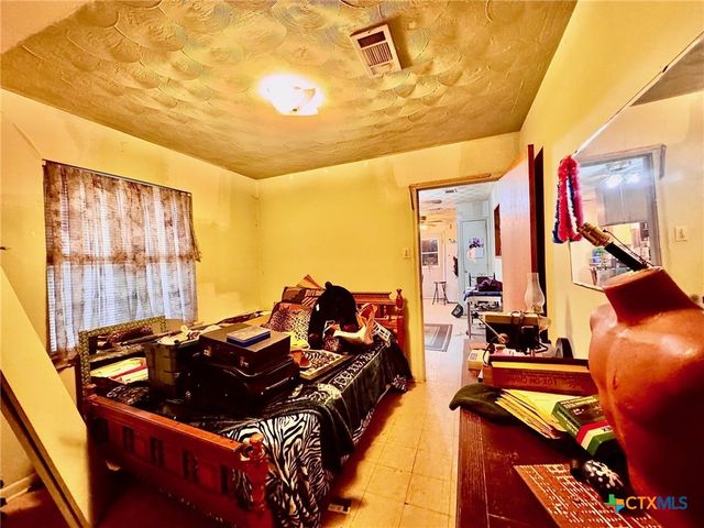 2126 Brookshire, Arlington, TX 76010