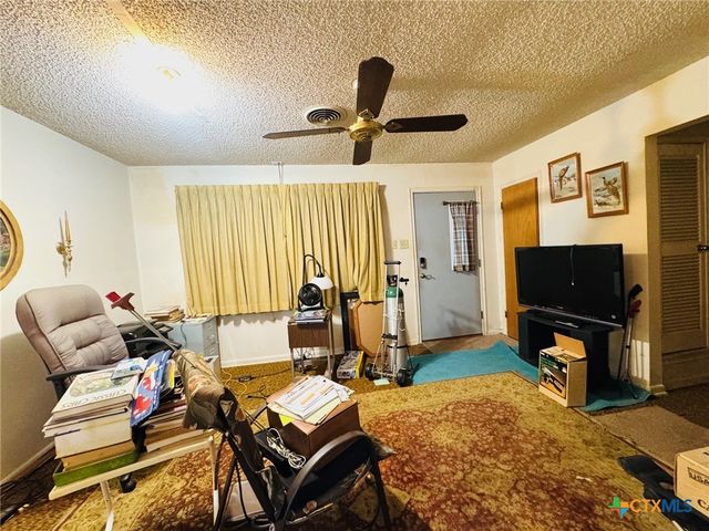 2126 Brookshire, Arlington, TX 76010