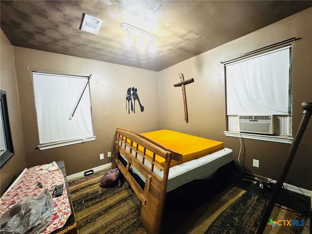 2126 Brookshire, Arlington, TX 76010