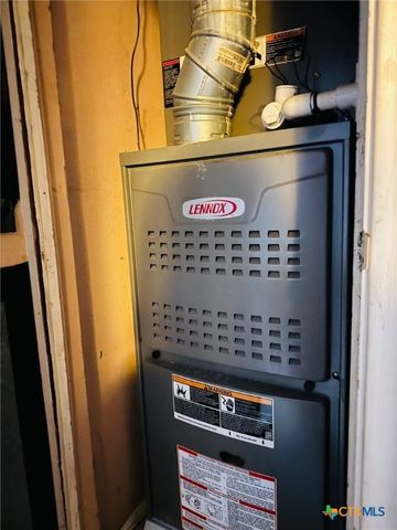 2126 Brookshire, Arlington, TX 76010