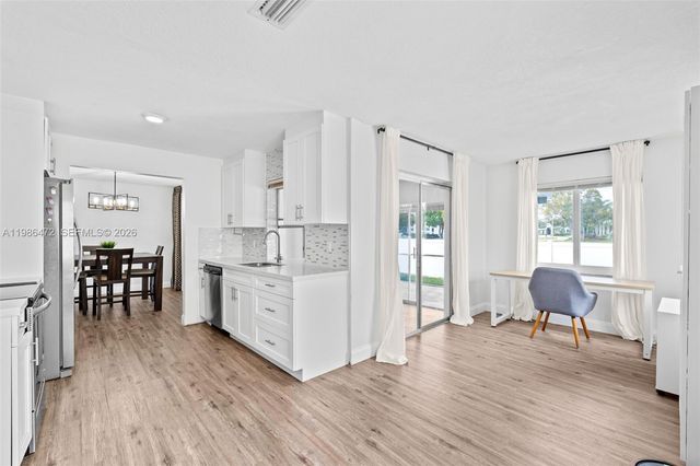 22555 SW 56th Ave, Boca Raton, FL 33433