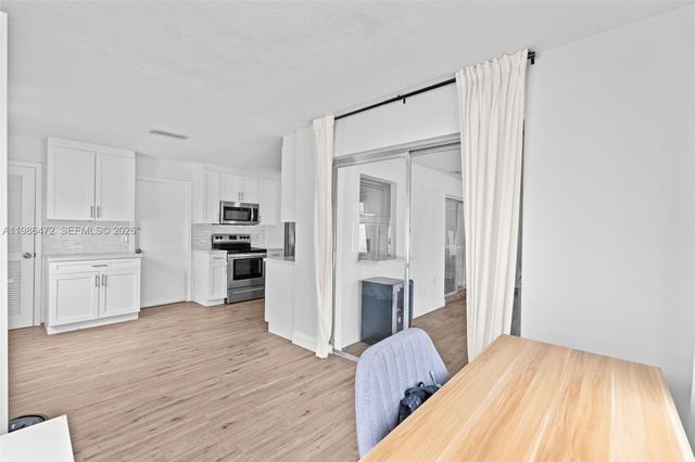 22555 SW 56th Ave, Boca Raton, FL 33433