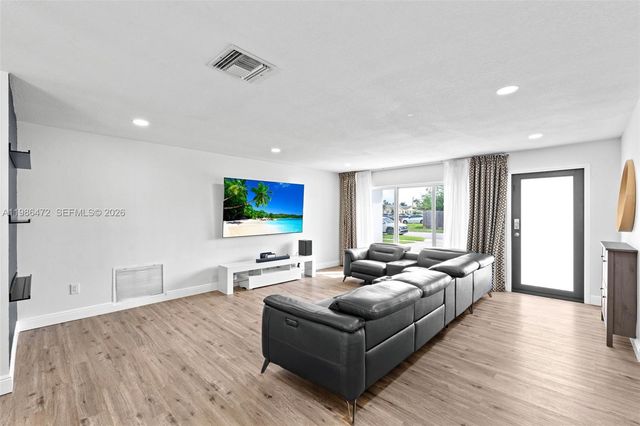 22555 SW 56th Ave, Boca Raton, FL 33433