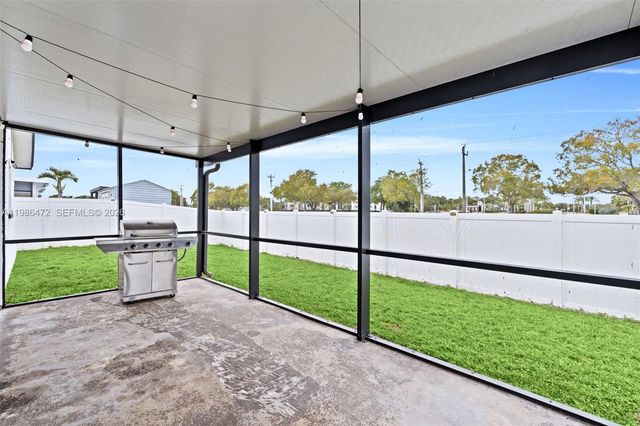 22555 SW 56th Ave, Boca Raton, FL 33433