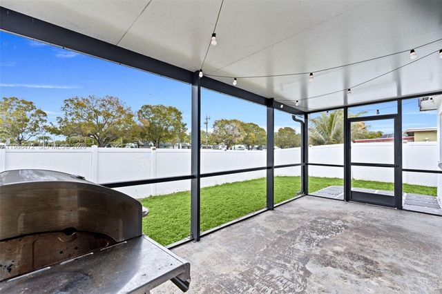 22555 SW 56th Ave, Boca Raton, FL 33433