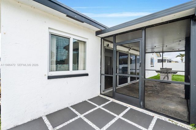 22555 SW 56th Ave, Boca Raton, FL 33433