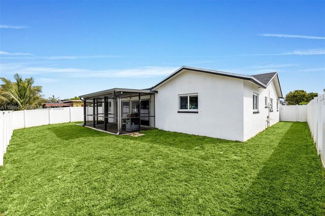 22555 SW 56th Ave, Boca Raton, FL 33433