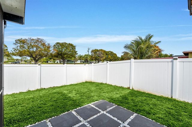 22555 SW 56th Ave, Boca Raton, FL 33433