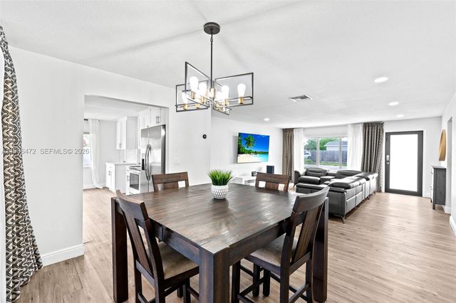 22555 SW 56th Ave, Boca Raton, FL 33433