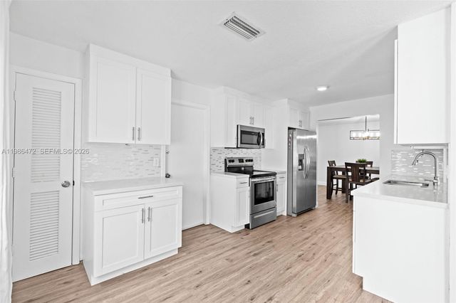 22555 SW 56th Ave, Boca Raton, FL 33433