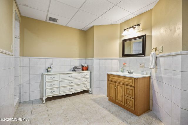 22 Bartram Road, Marlboro, NJ 07726