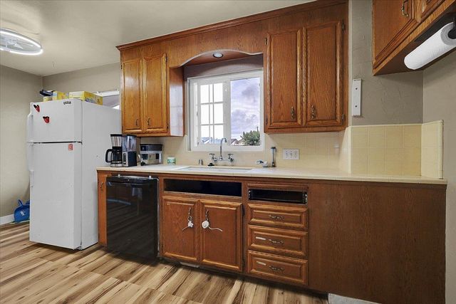 738 Costa Dr, Lodi, CA 95240