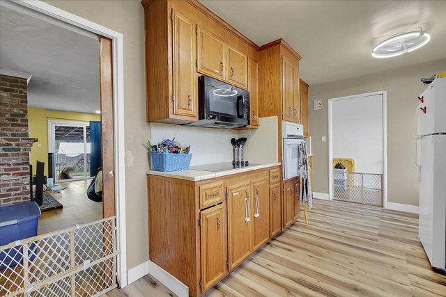 738 Costa Dr, Lodi, CA 95240