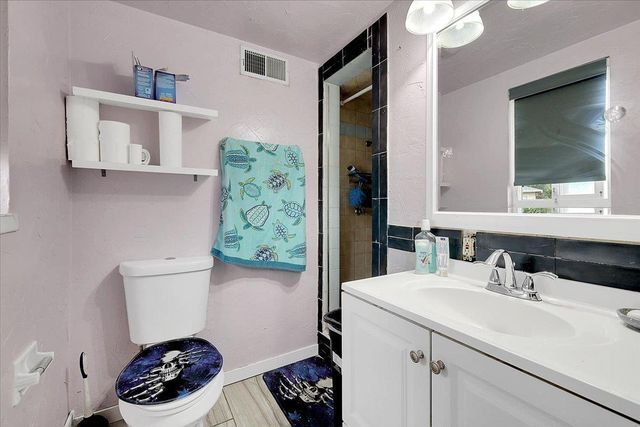 738 Costa Dr, Lodi, CA 95240