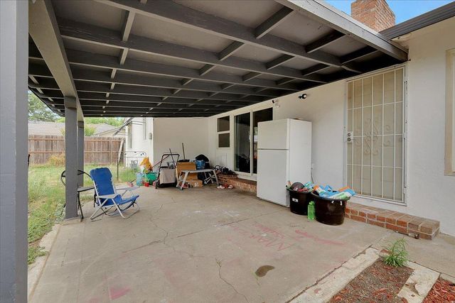 738 Costa Dr, Lodi, CA 95240