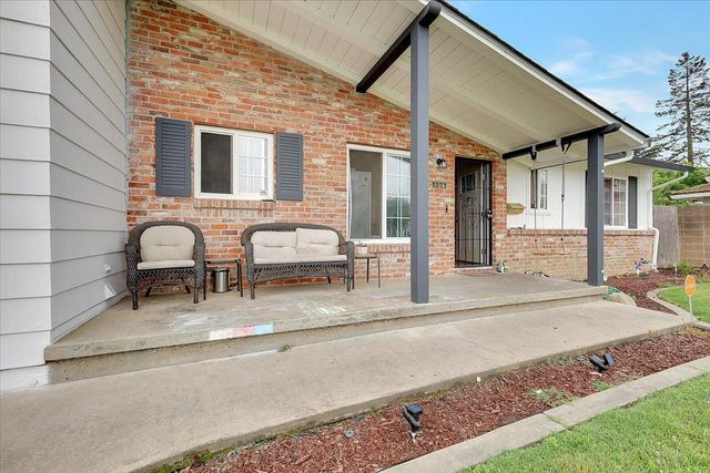 738 Costa Dr, Lodi, CA 95240