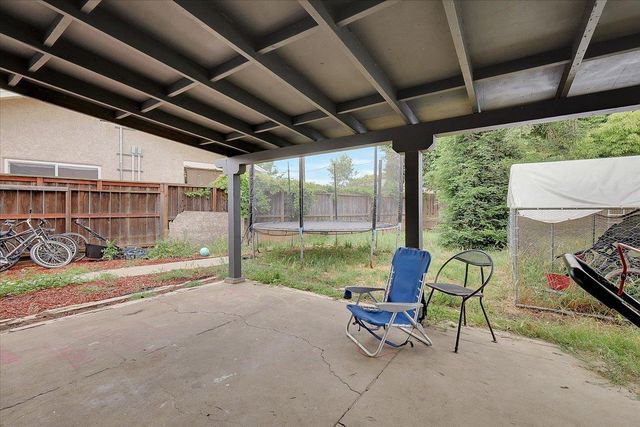 738 Costa Dr, Lodi, CA 95240