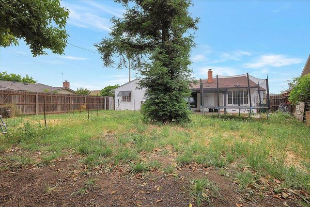 738 Costa Dr, Lodi, CA 95240