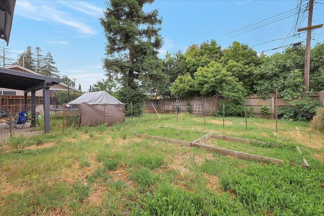 738 Costa Dr, Lodi, CA 95240