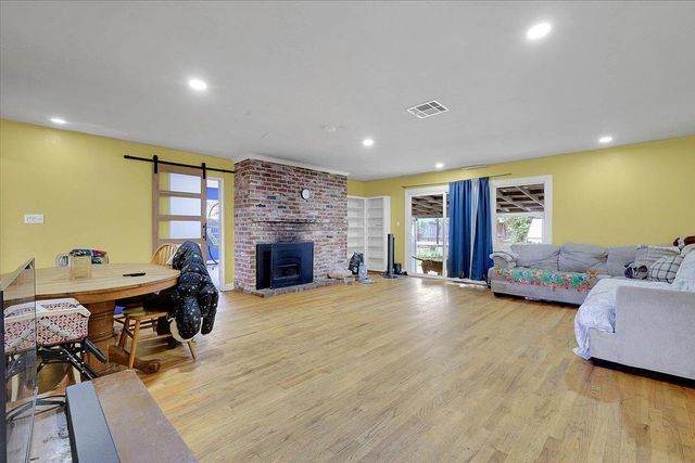 738 Costa Dr, Lodi, CA 95240