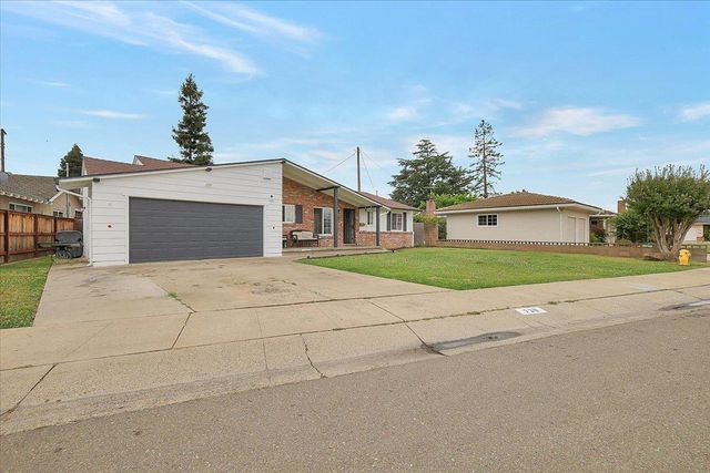 738 Costa Dr, Lodi, CA 95240