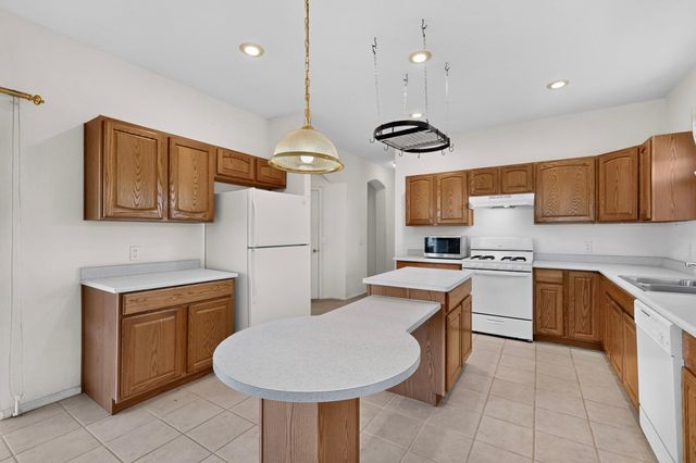 1013 12th Street SE, Rio Rancho, NM 87124