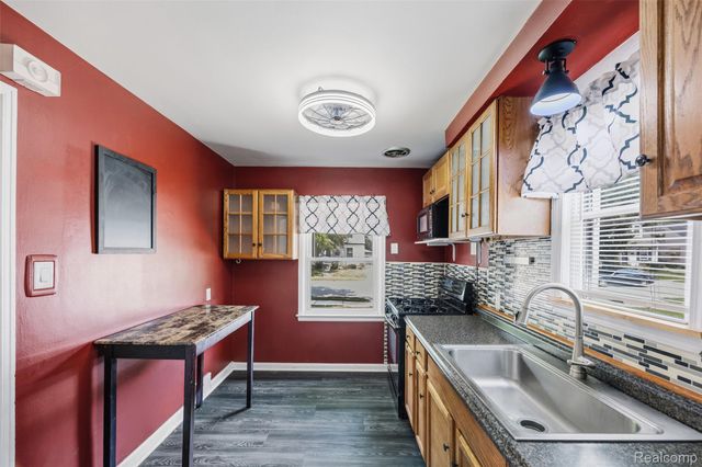 24929 Cooke Street, Dearborn, MI 48124