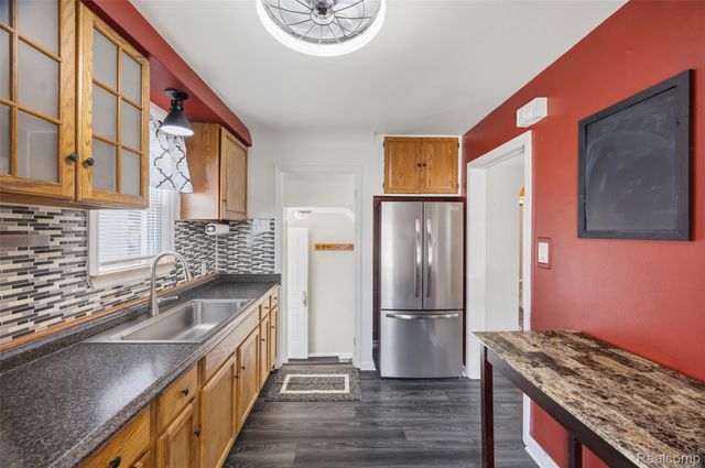 24929 Cooke Street, Dearborn, MI 48124