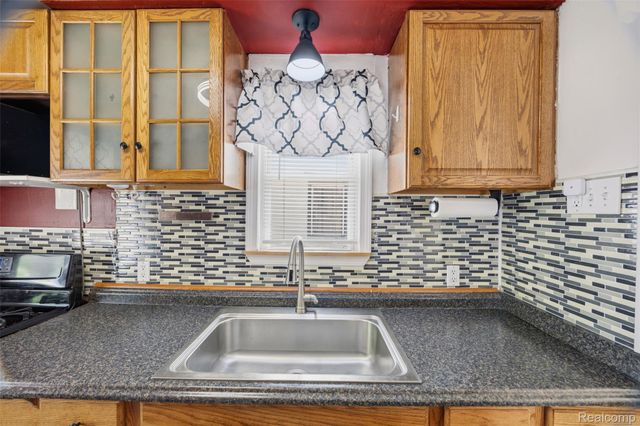 24929 Cooke Street, Dearborn, MI 48124