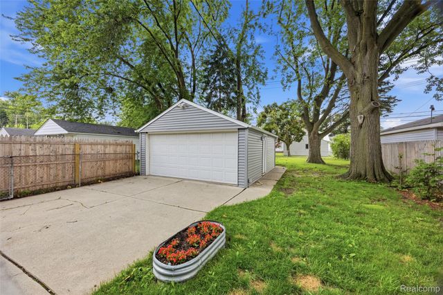 24929 Cooke Street, Dearborn, MI 48124