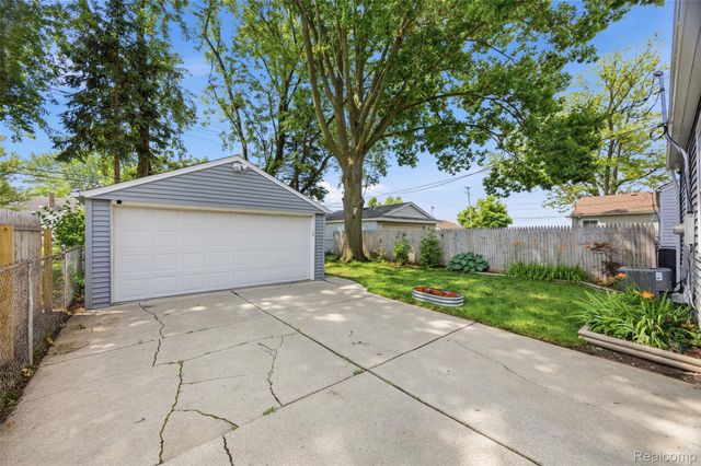 24929 Cooke Street, Dearborn, MI 48124