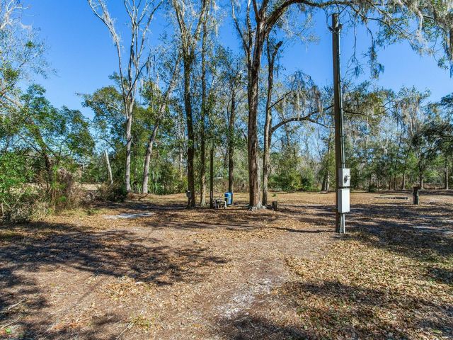 8602 BACK ROAD, Plant City, FL 33565