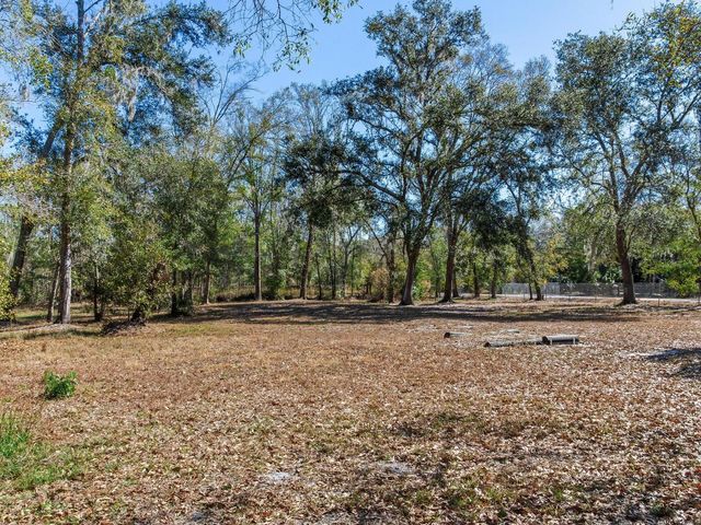 8602 BACK ROAD, Plant City, FL 33565