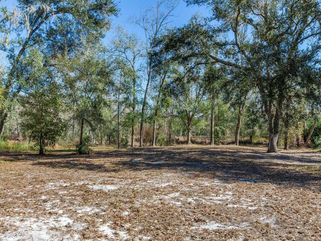8602 BACK ROAD, Plant City, FL 33565