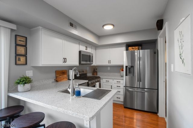 219 Coldspring Ct, Franklin Twp., NJ 08873