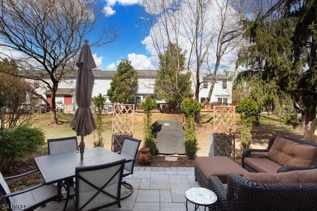 219 Coldspring Ct, Franklin Twp., NJ 08873