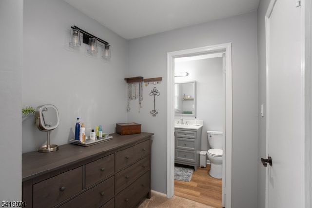 219 Coldspring Ct, Franklin Twp., NJ 08873